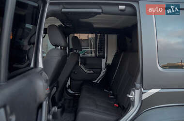 Внедорожник / Кроссовер Jeep Wrangler 2016 в 