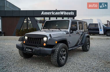 Внедорожник / Кроссовер Jeep Wrangler 2016 в 