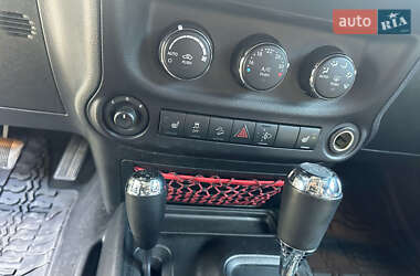 Внедорожник / Кроссовер Jeep Wrangler 2018 в 