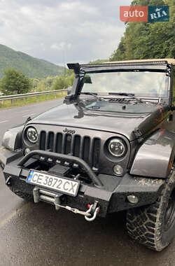 Внедорожник / Кроссовер Jeep Wrangler 2015 в Черновцах