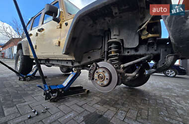 Внедорожник / Кроссовер Jeep Wrangler 2013 в 