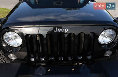 Позашляховик / Кросовер Jeep Wrangler 2017 в 