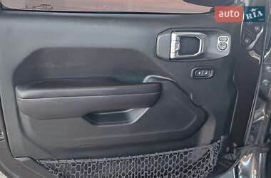 Внедорожник / Кроссовер Jeep Wrangler 2018 в 