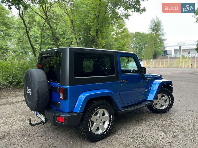 Позашляховик / Кросовер Jeep Wrangler 2015 в Львові