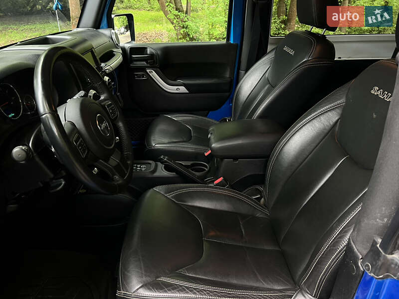 Позашляховик / Кросовер Jeep Wrangler 2015 в Львові