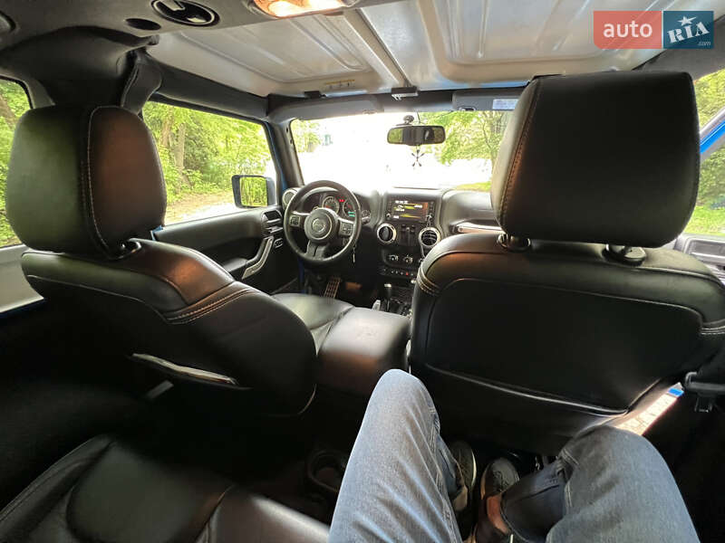 Позашляховик / Кросовер Jeep Wrangler 2015 в Львові