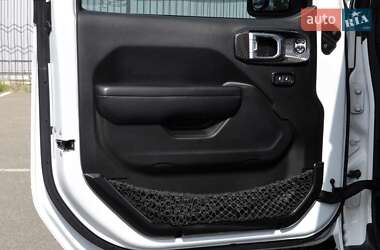 Внедорожник / Кроссовер Jeep Wrangler 2018 в 