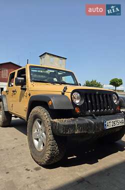 Внедорожник / Кроссовер Jeep Wrangler 2013 в 
