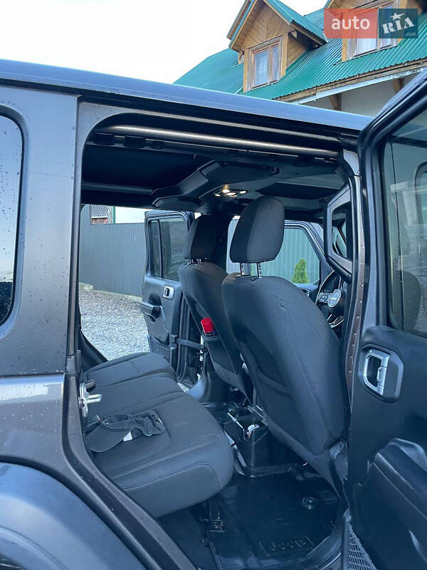 Позашляховик / Кросовер Jeep Wrangler 2020 в Буковеле фото 13 Позашляховик / Кросовер Jeep Wrangler 2020 в Буковеле