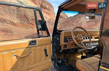 Внедорожник / Кроссовер Jeep Wrangler 1992 в 