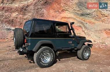 Внедорожник / Кроссовер Jeep Wrangler 1992 в 