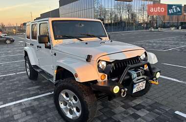 Внедорожник / Кроссовер Jeep Wrangler 2013 в Виннице