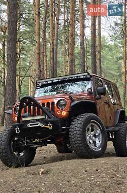 Внедорожник / Кроссовер Jeep Wrangler 2014 в Киеве