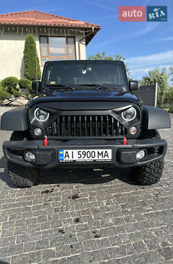 Внедорожник / Кроссовер Jeep Wrangler 2015 в Виннице
