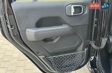 Внедорожник / Кроссовер Jeep Wrangler 2020 в 