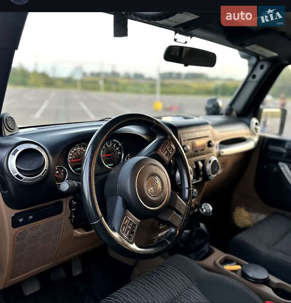 Внедорожник / Кроссовер Jeep Wrangler 2011 в Киеве