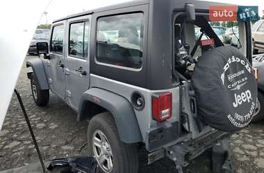 Внедорожник / Кроссовер Jeep Wrangler 2016 в 