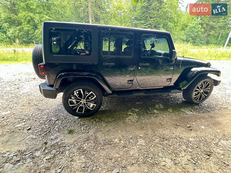Внедорожник / Кроссовер Jeep Wrangler 2011 в Трускавце
