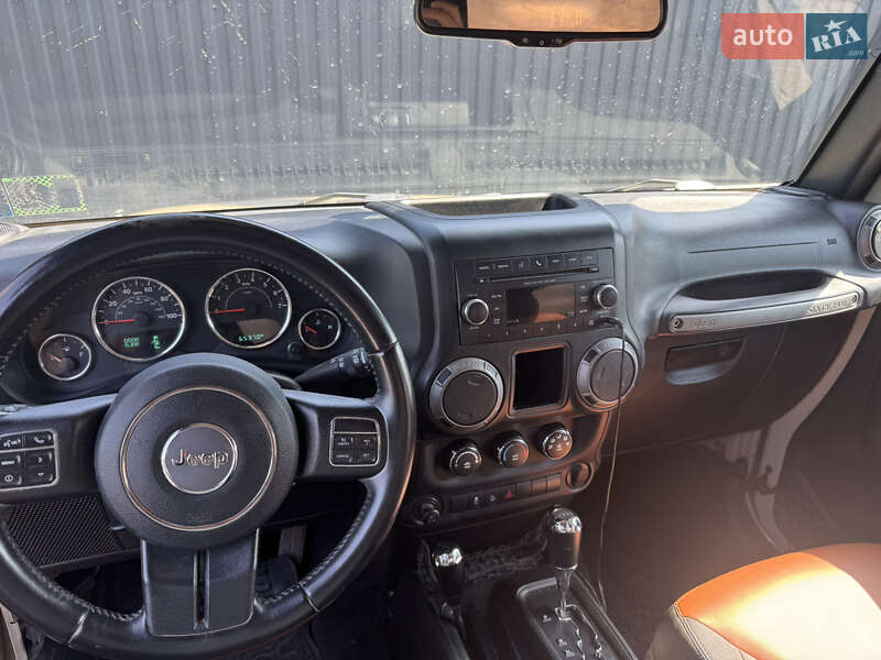 Внедорожник / Кроссовер Jeep Wrangler 2017 в Львове