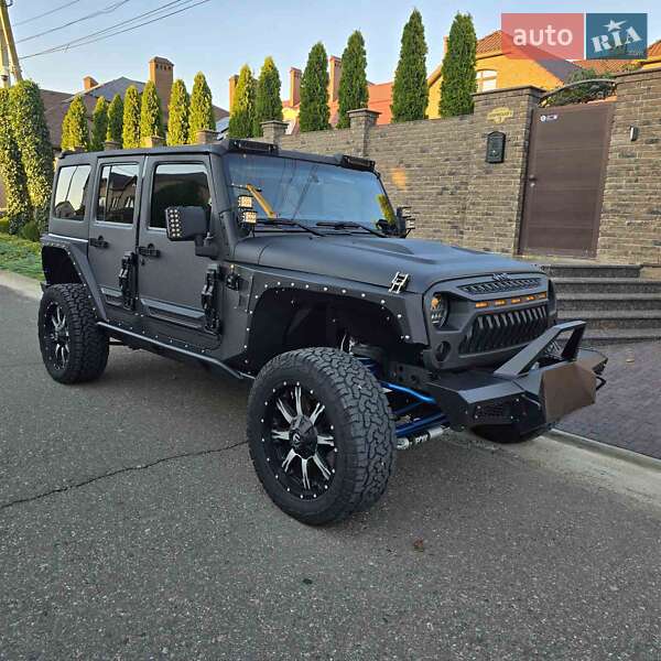 Внедорожник / Кроссовер Jeep Wrangler 2015 в 