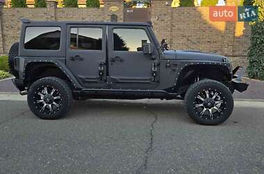 Внедорожник / Кроссовер Jeep Wrangler 2015 в 