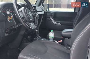 Внедорожник / Кроссовер Jeep Wrangler 2016 в 