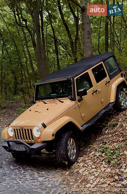 Внедорожник / Кроссовер Jeep Wrangler 2013 в Киеве