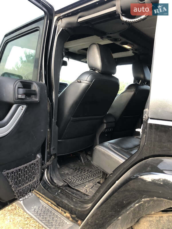 Позашляховик / Кросовер Jeep Wrangler 2015 в Києві