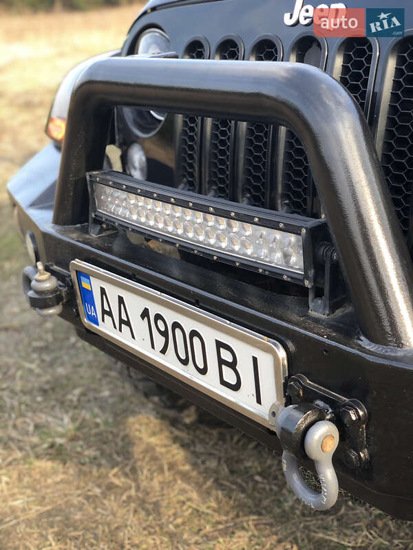 Позашляховик / Кросовер Jeep Wrangler 2015 в Києві