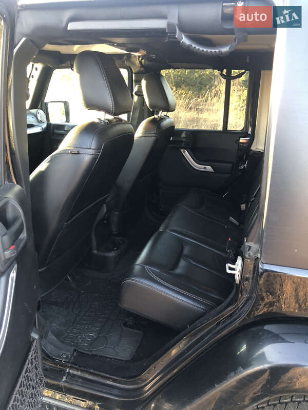 Позашляховик / Кросовер Jeep Wrangler 2015 в Києві