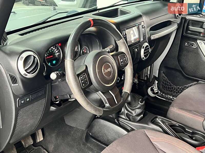 Внедорожник / Кроссовер Jeep Wrangler 2012 в Полтаве