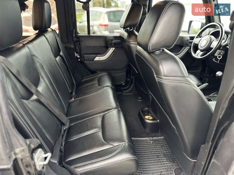 Позашляховик / Кросовер Jeep Wrangler 2013 в Бродах