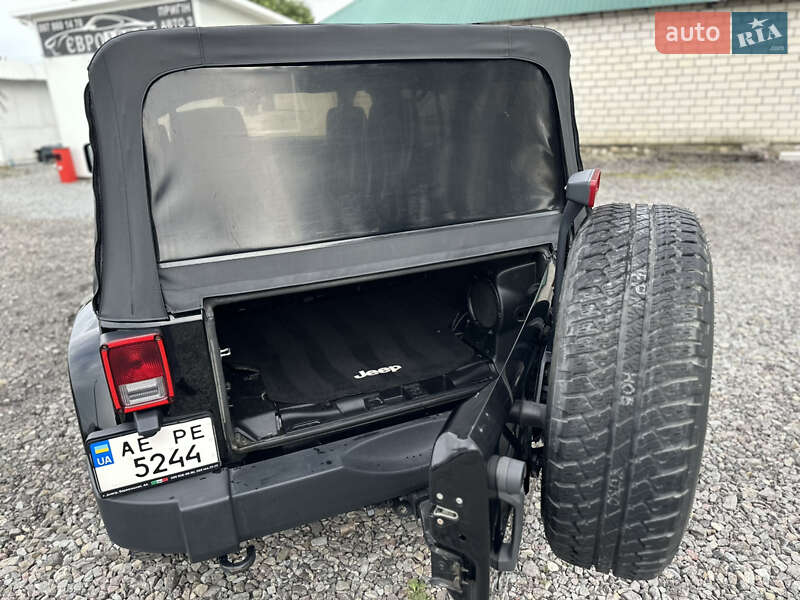 Позашляховик / Кросовер Jeep Wrangler 2013 в Бродах
