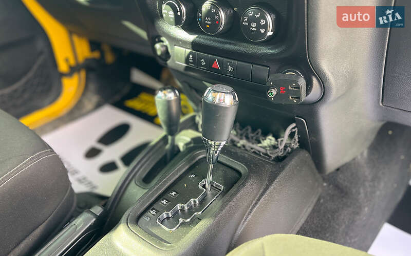 Внедорожник / Кроссовер Jeep Wrangler 2015 в Коломые