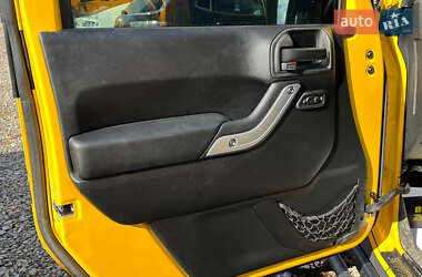 Внедорожник / Кроссовер Jeep Wrangler 2015 в 