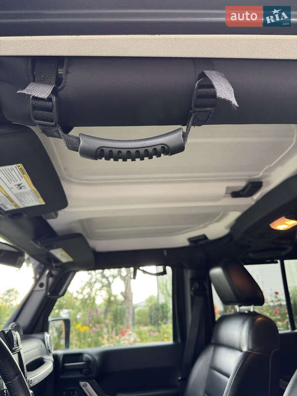 Позашляховик / Кросовер Jeep Wrangler 2011 в Яремчі