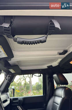Внедорожник / Кроссовер Jeep Wrangler 2011 в 