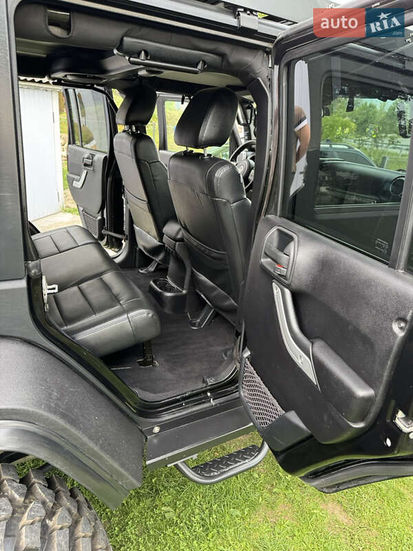 Позашляховик / Кросовер Jeep Wrangler 2011 в Яремчі