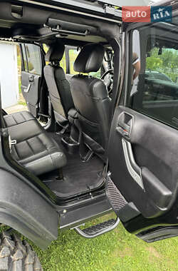 Внедорожник / Кроссовер Jeep Wrangler 2011 в 