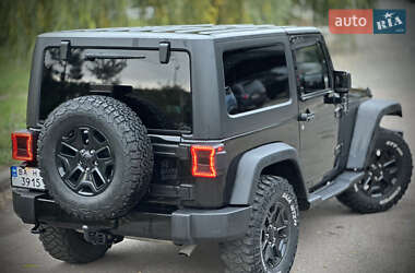 Внедорожник / Кроссовер Jeep Wrangler 2015 в 