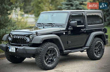 Внедорожник / Кроссовер Jeep Wrangler 2015 в 