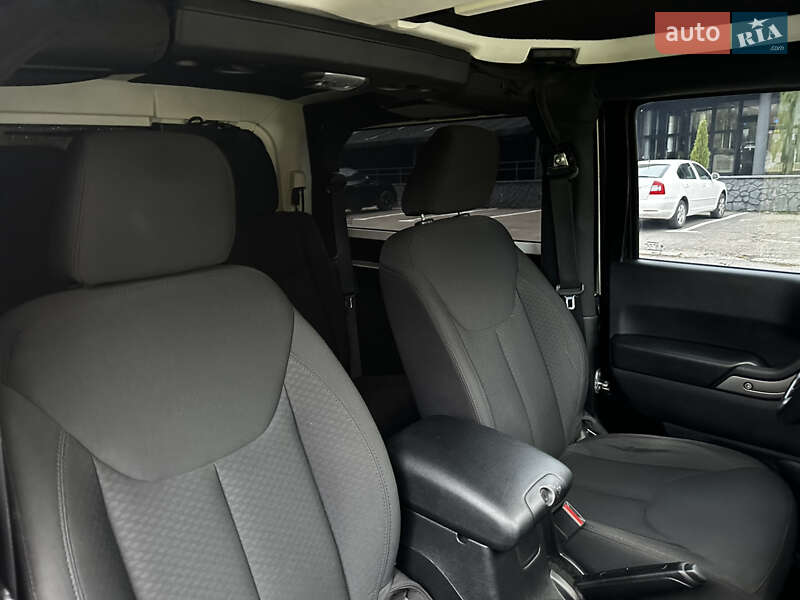 Внедорожник / Кроссовер Jeep Wrangler 2015 в Киеве фото 39 Внедорожник / Кроссовер Jeep Wrangler 2015 в Киеве