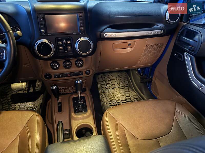 Внедорожник / Кроссовер Jeep Wrangler 2014 в Одессе