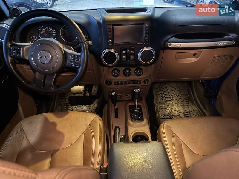 Внедорожник / Кроссовер Jeep Wrangler 2014 в Одессе