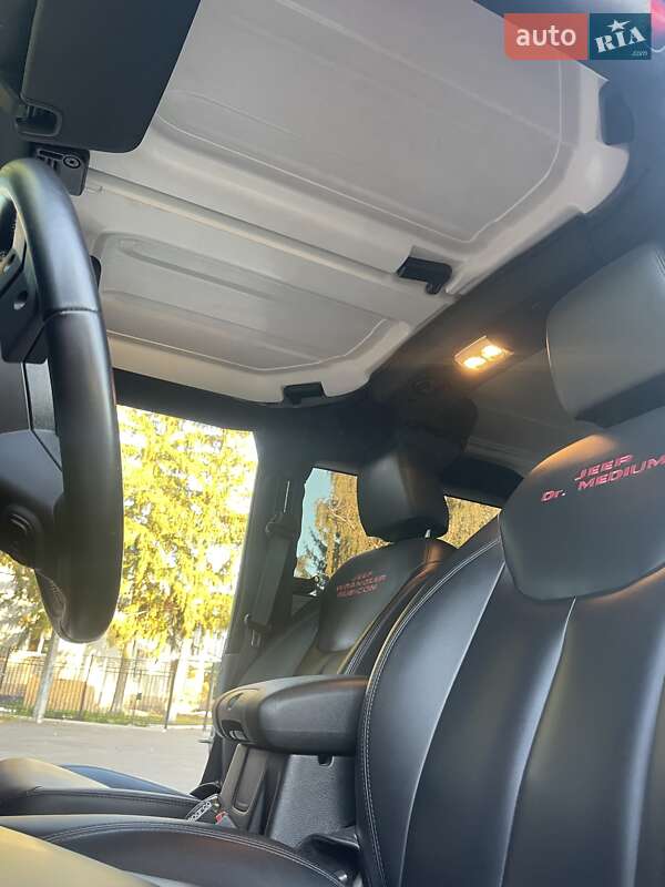 Внедорожник / Кроссовер Jeep Wrangler 2017 в Борисполе фото 24 Внедорожник / Кроссовер Jeep Wrangler 2017 в Борисполе