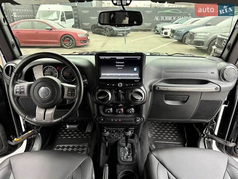 Позашляховик / Кросовер Jeep Wrangler 2016 в Києві фото 42 Позашляховик / Кросовер Jeep Wrangler 2016 в Києві