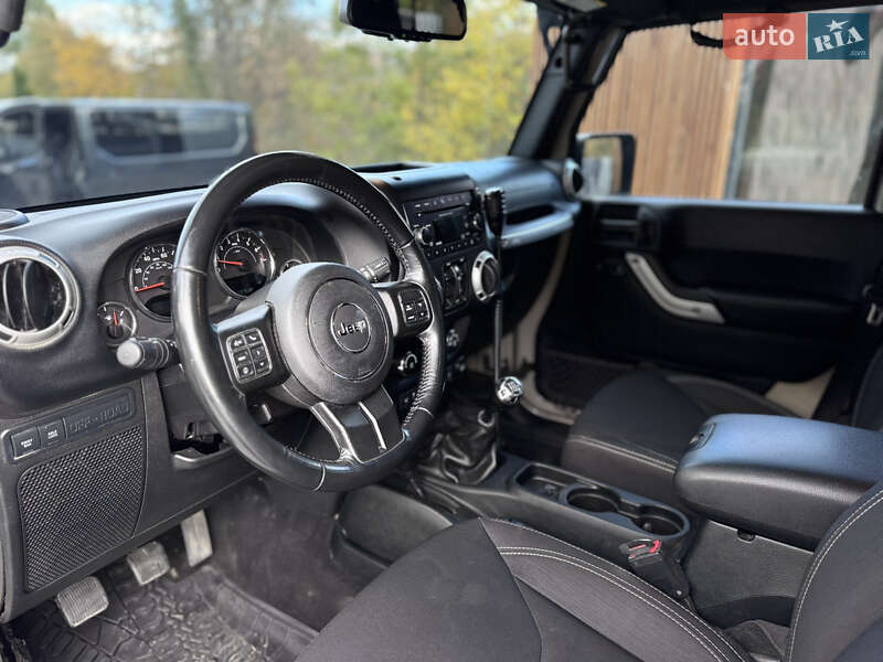 Внедорожник / Кроссовер Jeep Wrangler 2017 в Ивано-Франковске