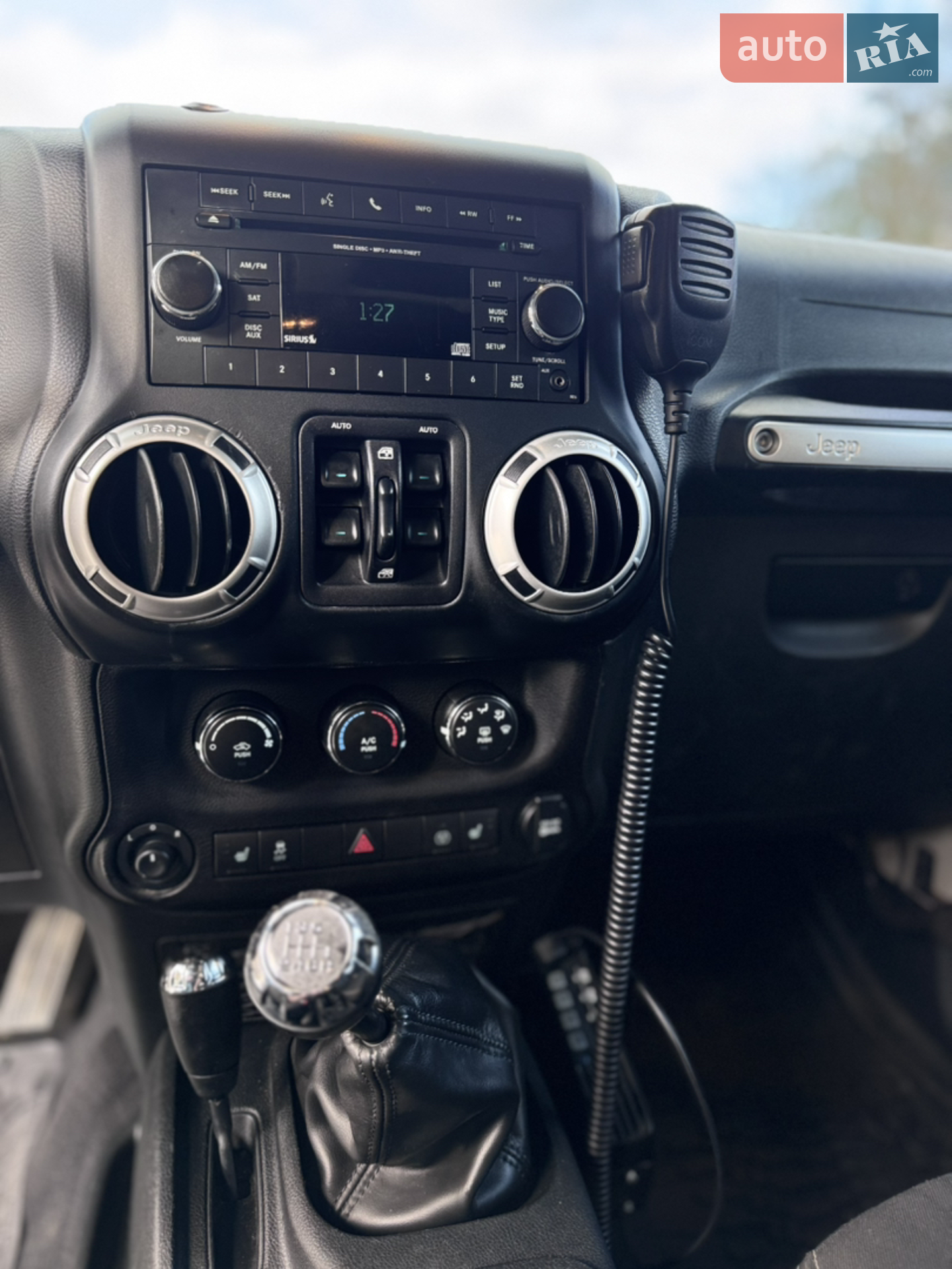 2017 Jeep Wrangler - мініатюра 31