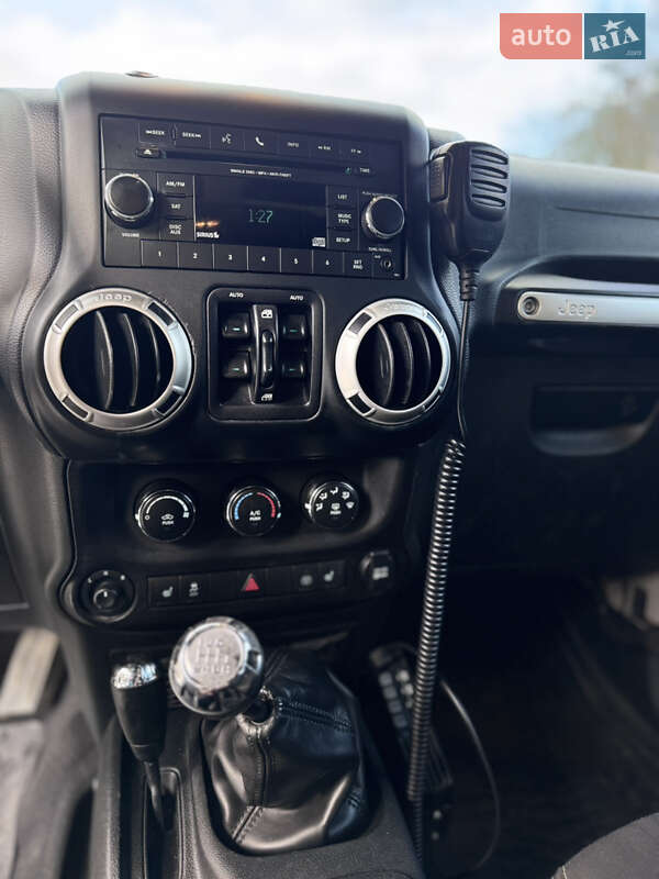 Внедорожник / Кроссовер Jeep Wrangler 2017 в Ивано-Франковске