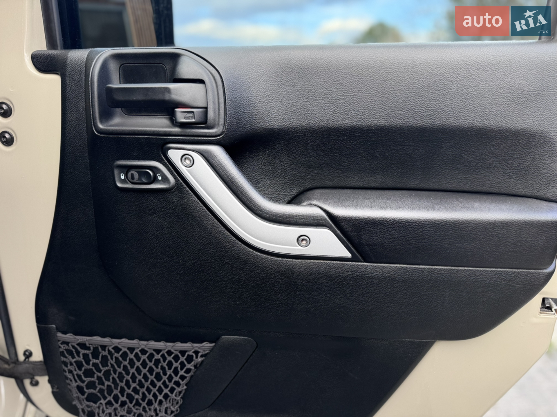 2017 Jeep Wrangler - мініатюра 37